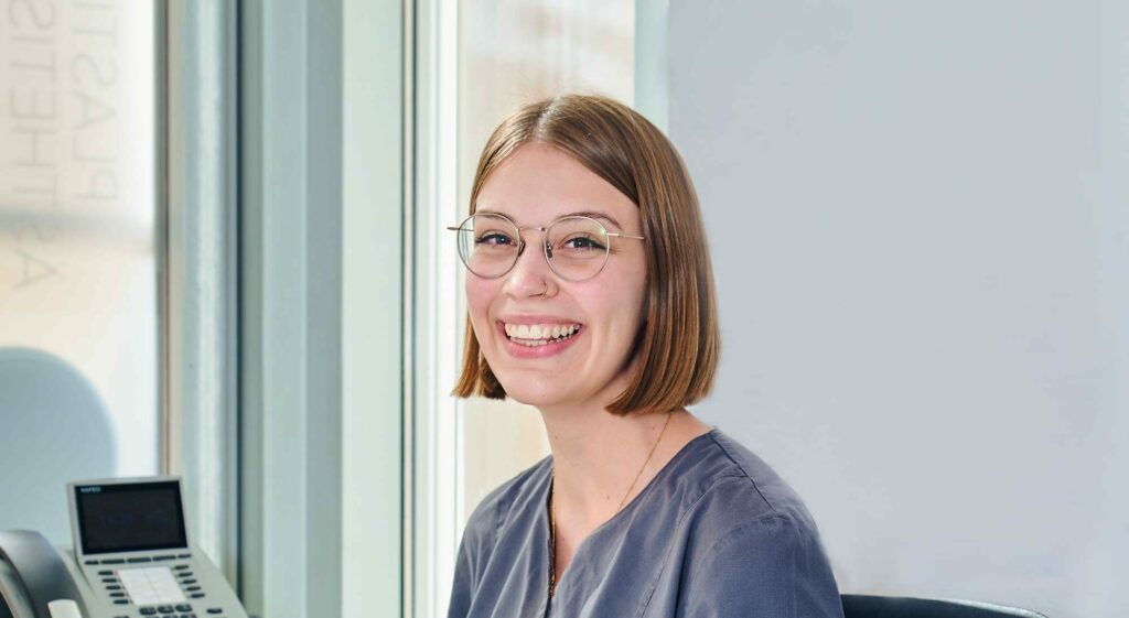 Josepha Mayr ist die erste duale Studentin bei MCLINIC